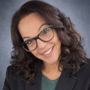 Dolores LaRue headshot